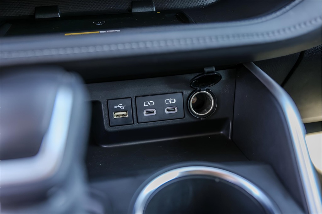 Used Car 2023 Toyota Highlander  Xle For Sale Under $35,000 In Austin, Texas