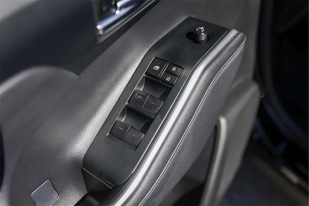 Used Car 2023 Toyota Highlander  Xle For Sale Under $35,000 In Austin, Texas