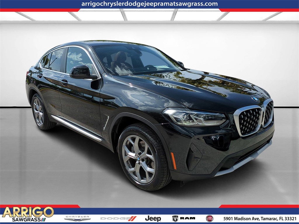 2025 BMW X4 xDrive30i