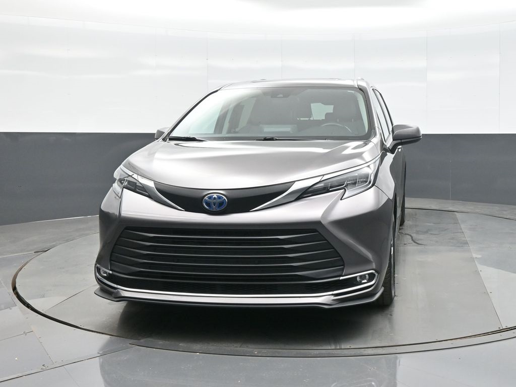 Certified 2024 Toyota Sienna XLE with VIN 5TDYRKEC4RS185719 for sale in Kansas City