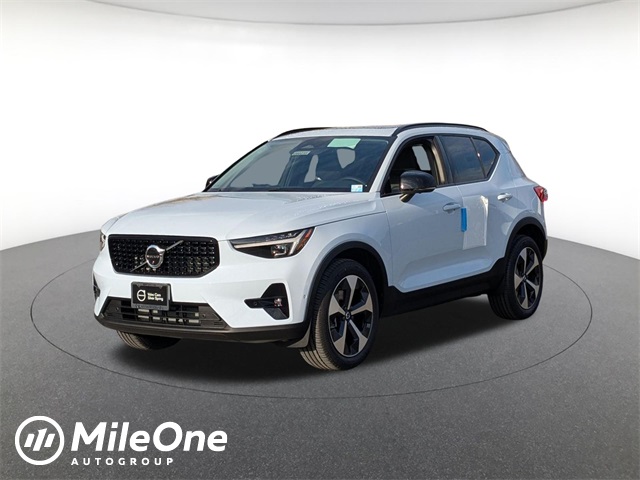 2026 Volvo XC40 B5 Plus AWD