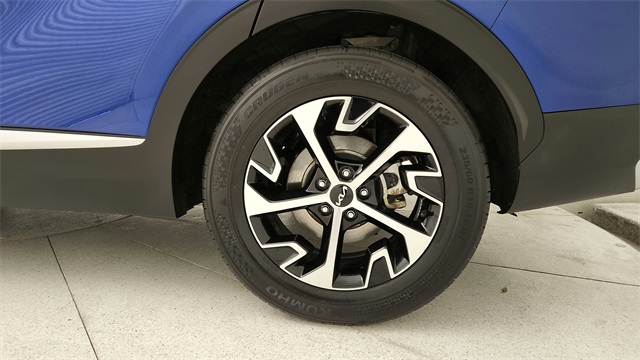 2023 Kia Sportage EX - 8