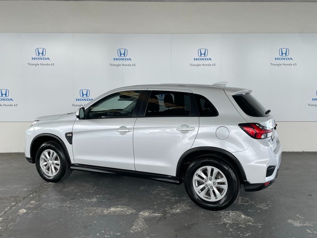 Thumbnail: 2023 Mitsubishi Outlander Sport - 4