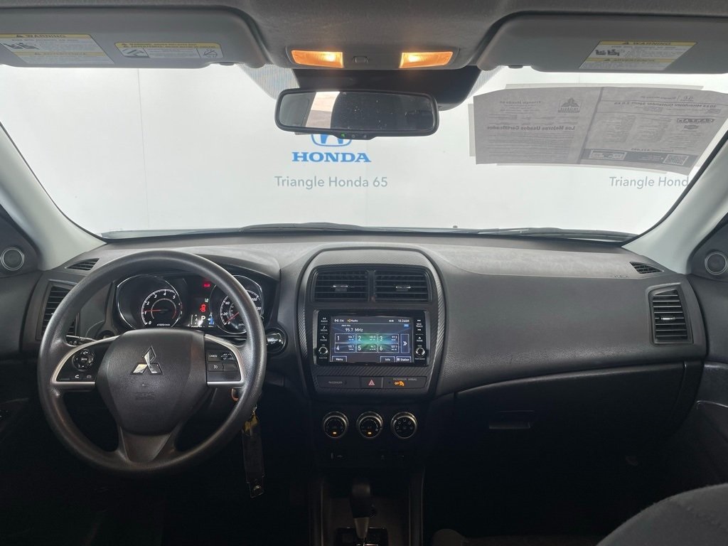 Thumbnail: 2023 Mitsubishi Outlander Sport - 5