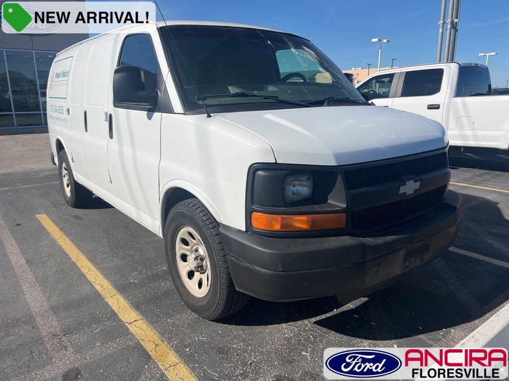 Used Car 2010 Chevrolet Express 1500  Work Van For Sale Under $10,000 In Floresville, Texas