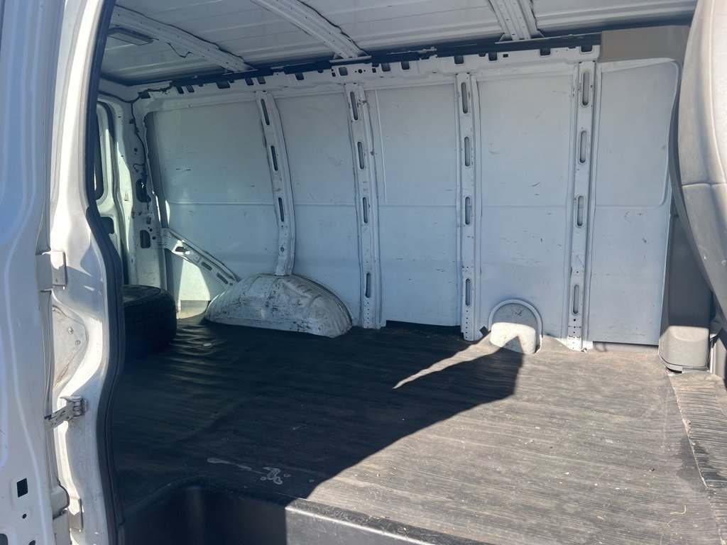 Used Car 2010 Chevrolet Express 1500  Work Van For Sale Under $10,000 In Floresville, Texas