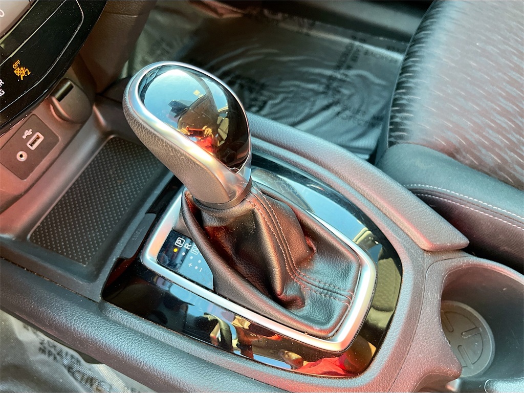 2020 Nissan Rogue SV White at Martin Chrysler Dodge Jeep Ram