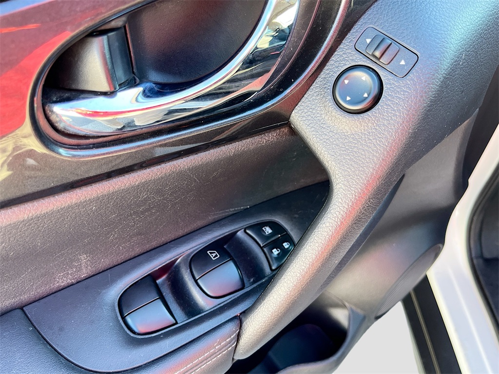 2020 Nissan Rogue SV White at Martin Chrysler Dodge Jeep Ram