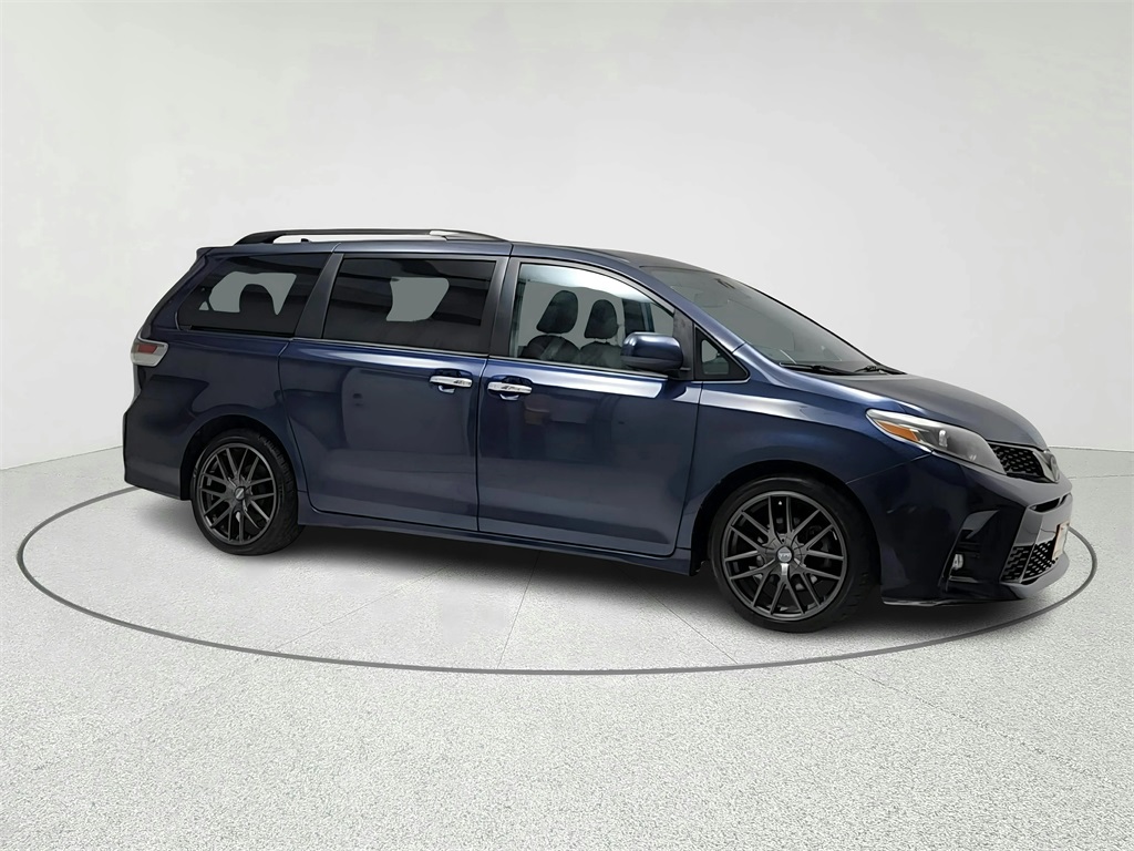 2018 Toyota Sienna SE - 7