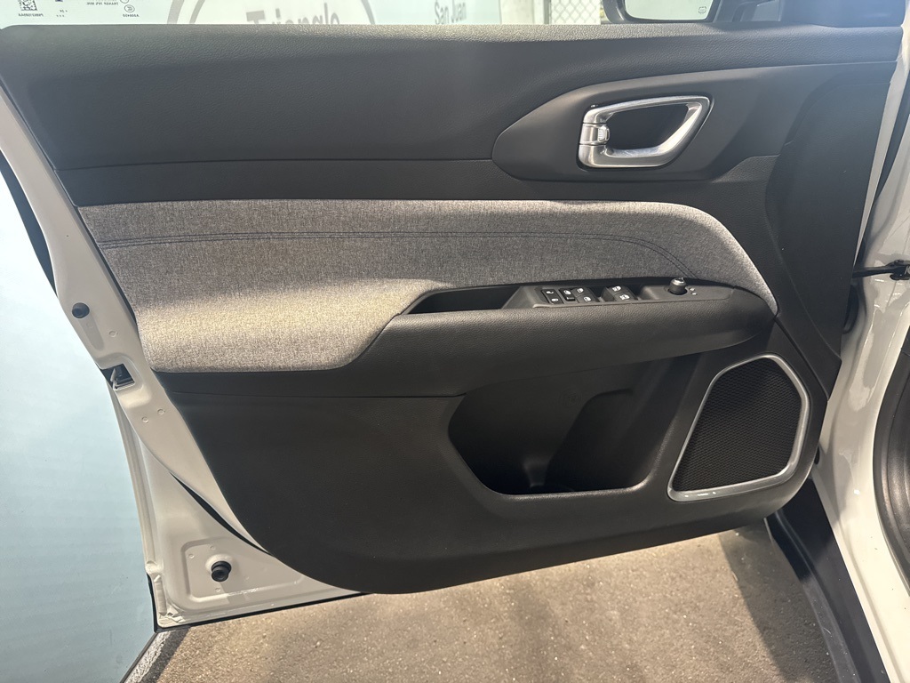 Thumbnail: 2025 Jeep Compass - 29