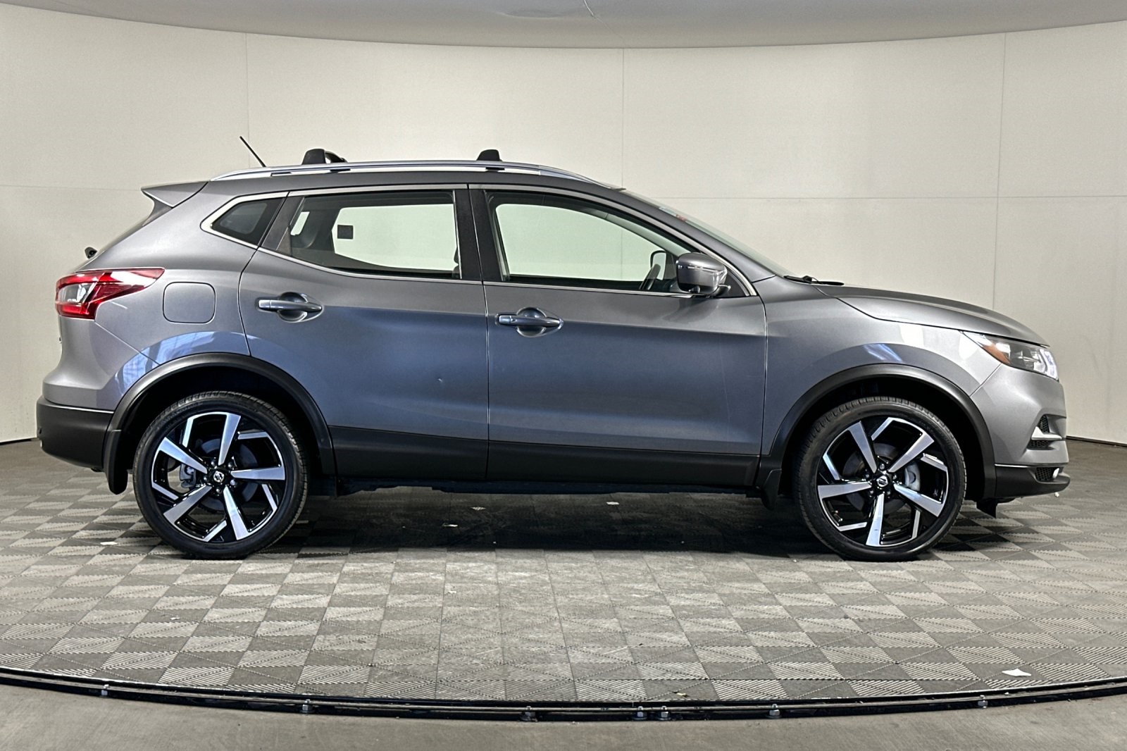 2022 Nissan Rogue Sport SL photo 2