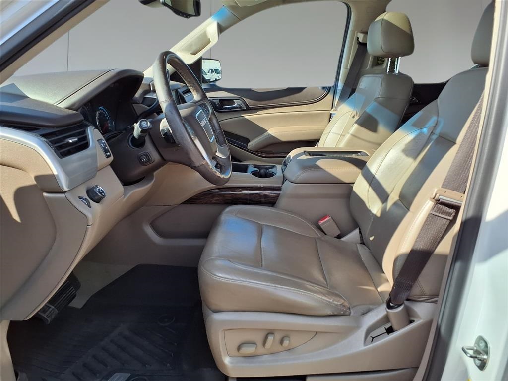 2017 GMC Yukon SLT White at Bayway Cadillac of The Woodlands