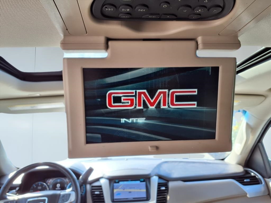 2017 GMC Yukon SLT White at Bayway Cadillac of The Woodlands