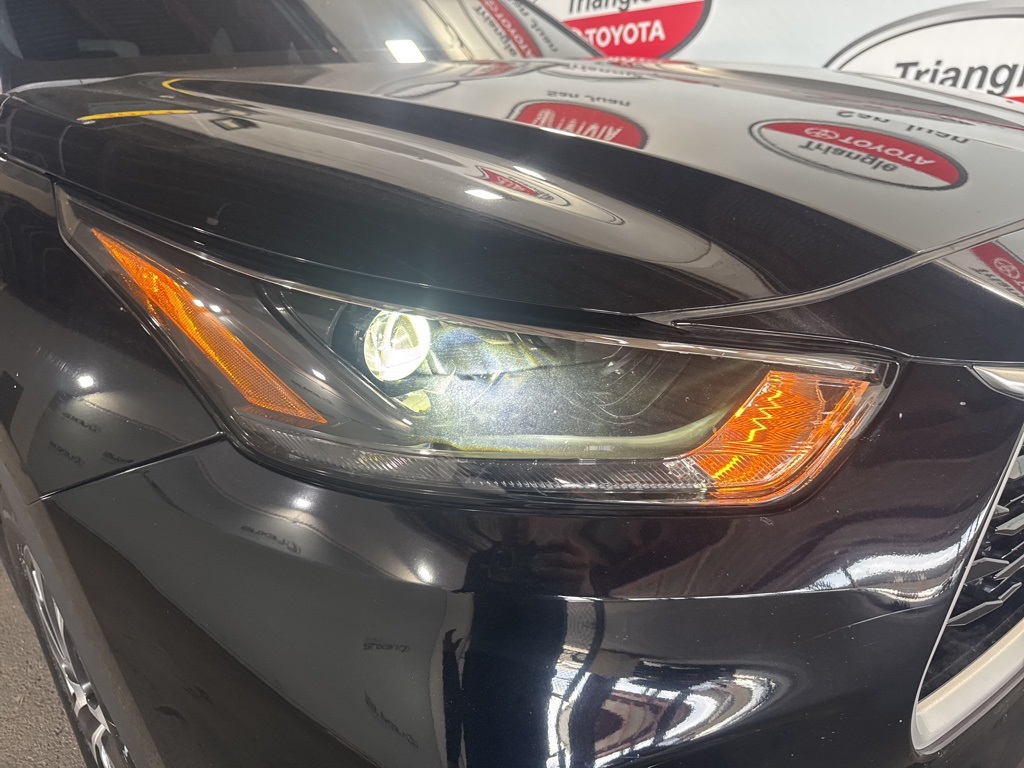 Thumbnail: 2023 Toyota Highlander - 10
