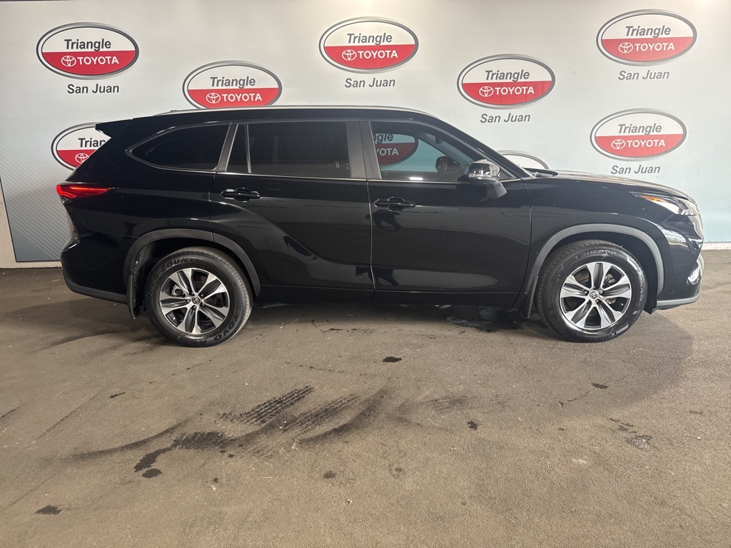 Thumbnail: 2023 Toyota Highlander - 6