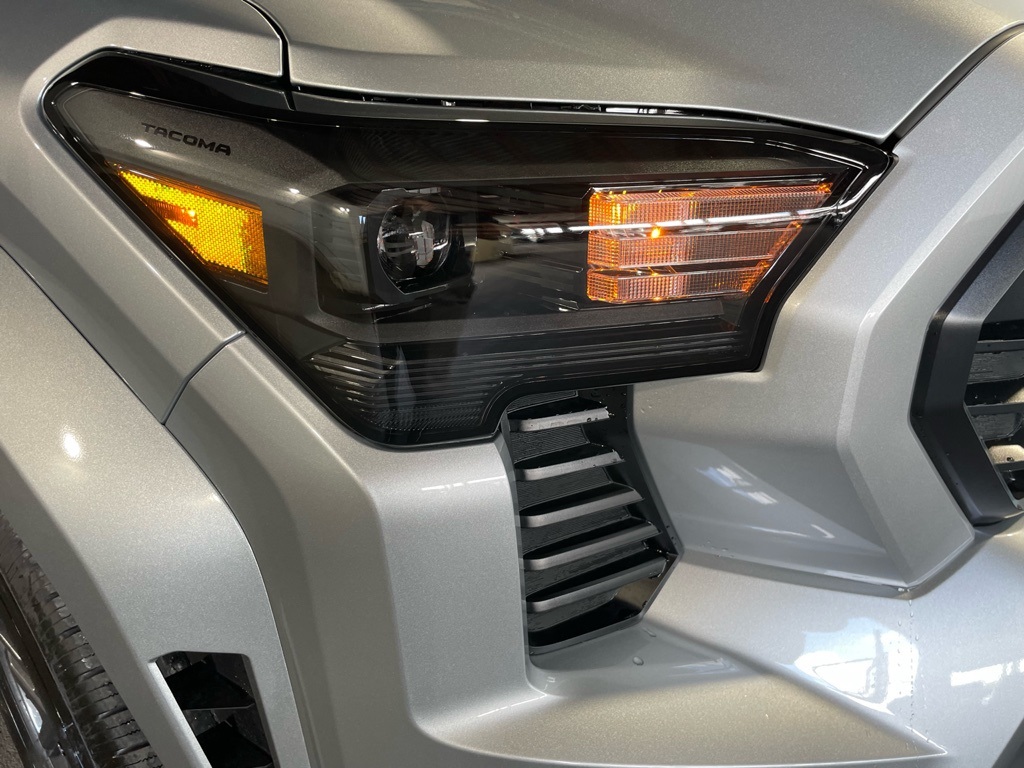 Thumbnail: 2025 Toyota Tacoma - 10