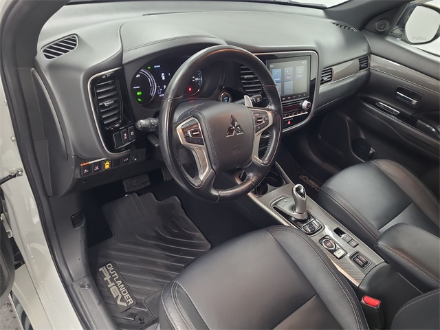 2020 – Mitsubishi – Outlander PHEV