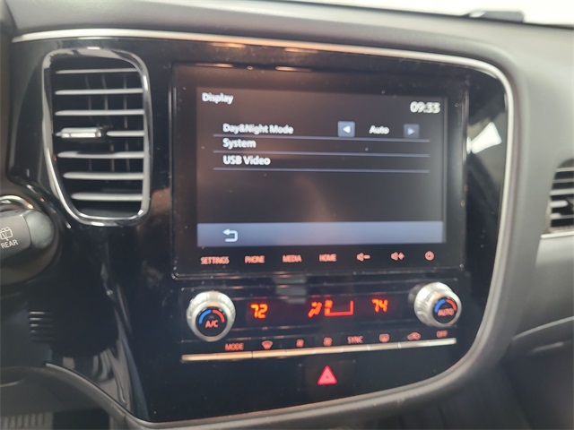 2020 – Mitsubishi – Outlander PHEV