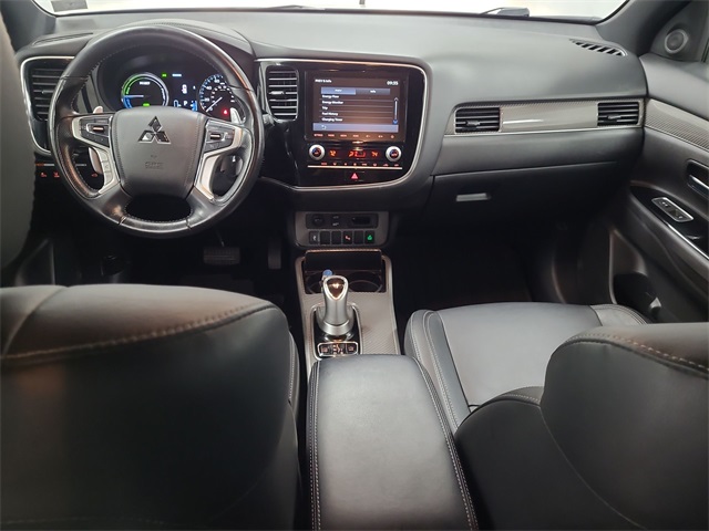 2020 – Mitsubishi – Outlander PHEV