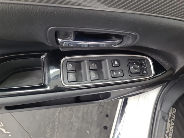 2020 – Mitsubishi – Outlander PHEV