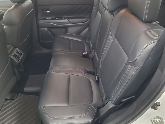 2020 – Mitsubishi – Outlander PHEV