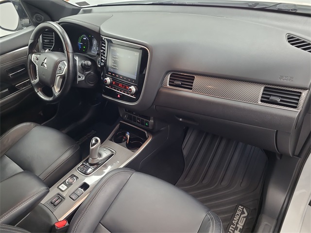 2020 – Mitsubishi – Outlander PHEV