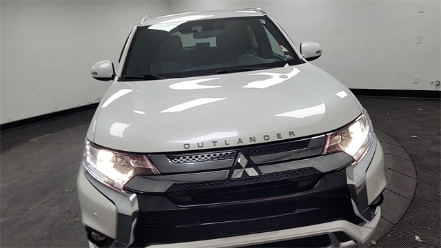 2020 – Mitsubishi – Outlander PHEV