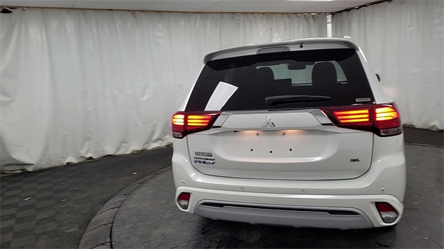 2020 – Mitsubishi – Outlander PHEV