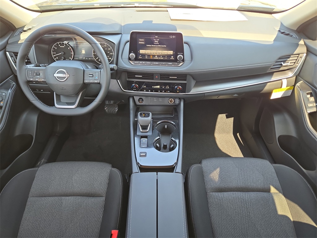 2026 Nissan Rogue SV - 4