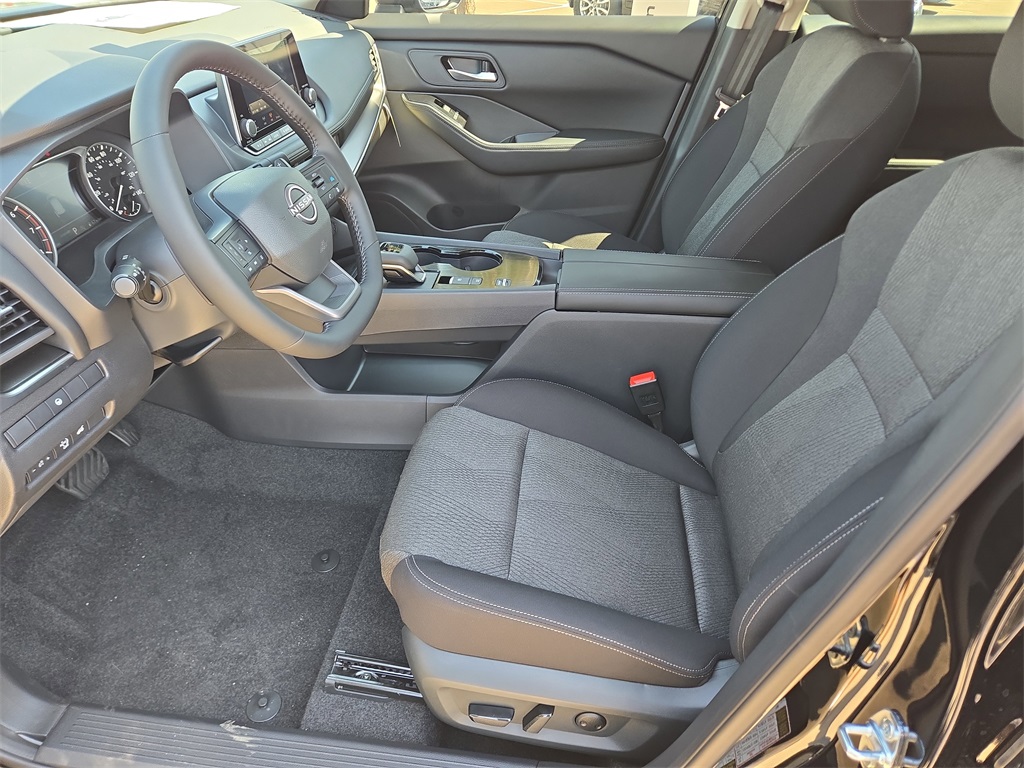 2026 Nissan Rogue SV - 6