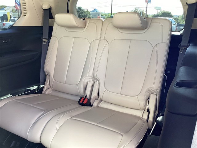 Used Car 2022 Jeep Grand Cherokee L  Limited For Sale Under $30,000 In San Antonio, Texas