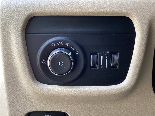Used Car 2022 Jeep Grand Cherokee L  Limited For Sale Under $30,000 In San Antonio, Texas