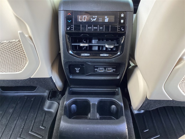 Used Car 2022 Jeep Grand Cherokee L  Limited For Sale Under $30,000 In San Antonio, Texas