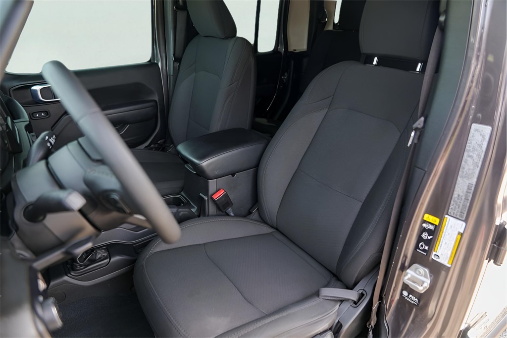 Used Car 2023 Jeep Gladiator  Willys For Sale Under $35,000 In Austin, Texas