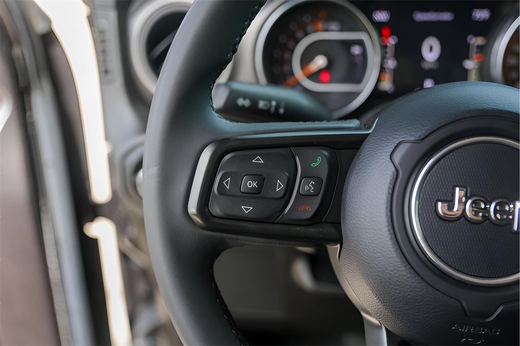 Used Car 2023 Jeep Gladiator  Willys For Sale Under $35,000 In Austin, Texas