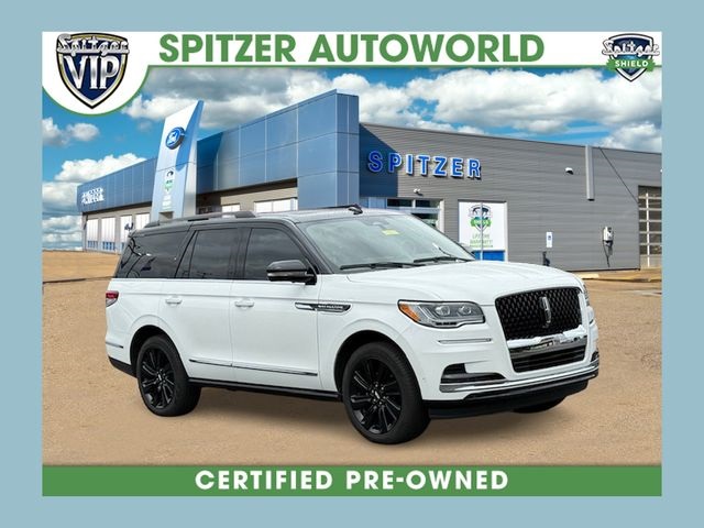 White Metallic 2024 Lincoln Navigator Black Label 4WD SUV / Crossover Four-Wheel Drive Automatic