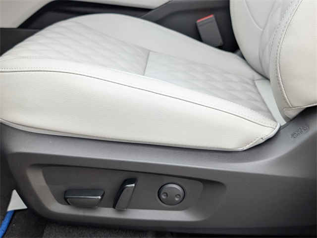 2025 Mitsubishi Outlander PHEV SEL Gray at North Houston Mitsubishi