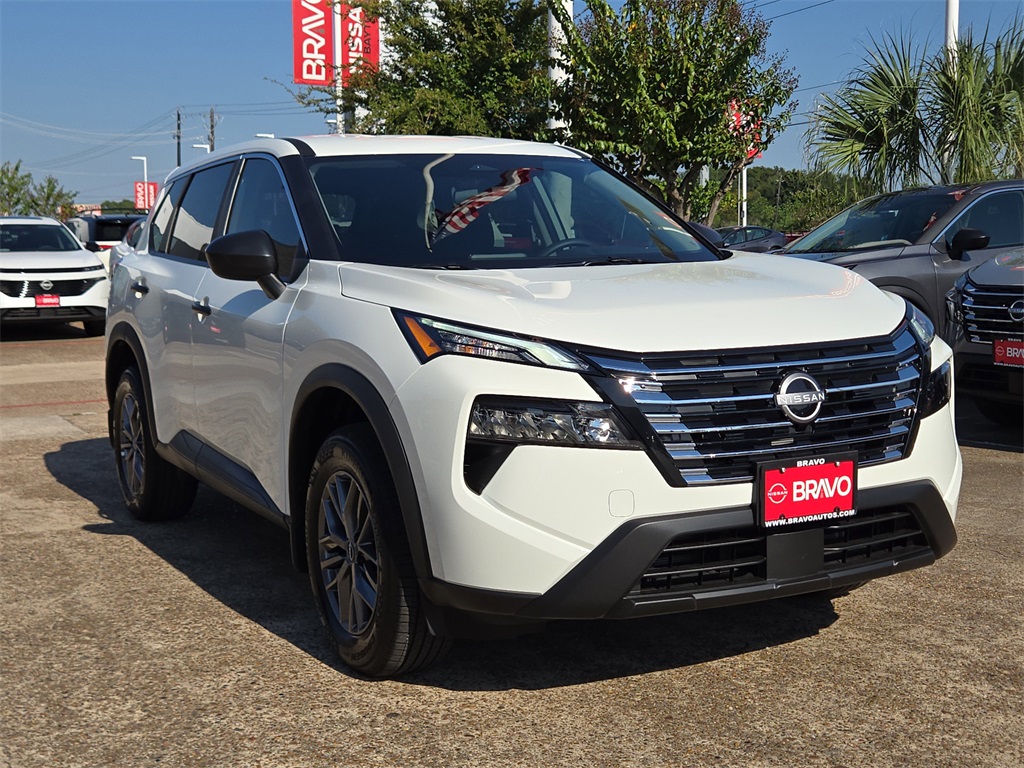 2026 Nissan Rogue S photo 2