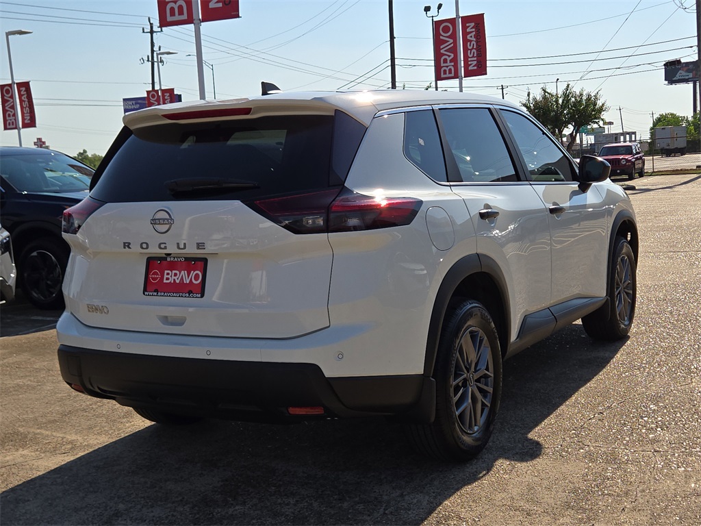 2026 Nissan Rogue S photo 3