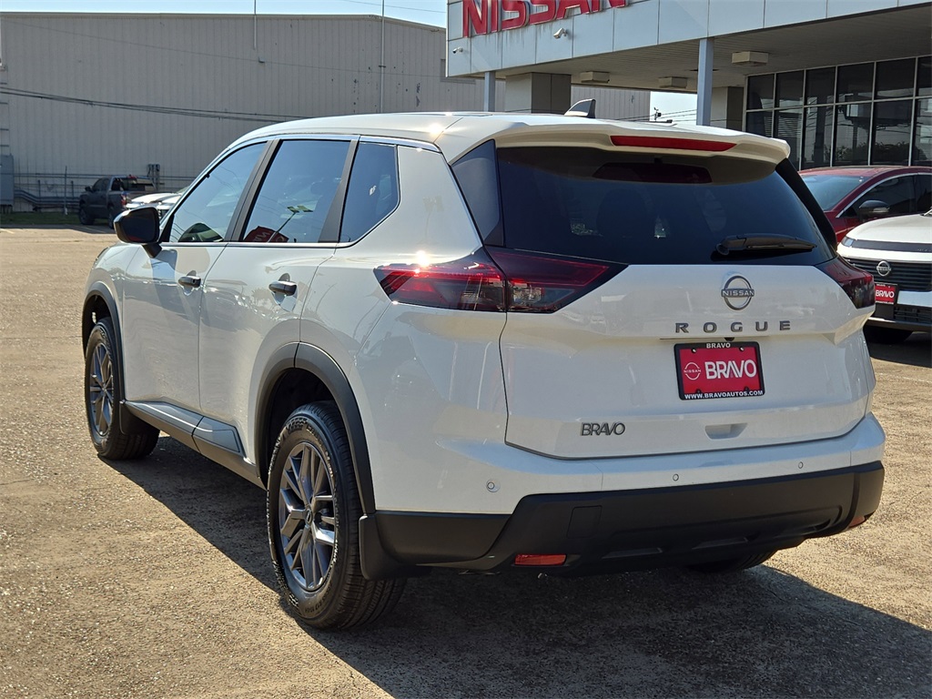2026 Nissan Rogue S photo 4