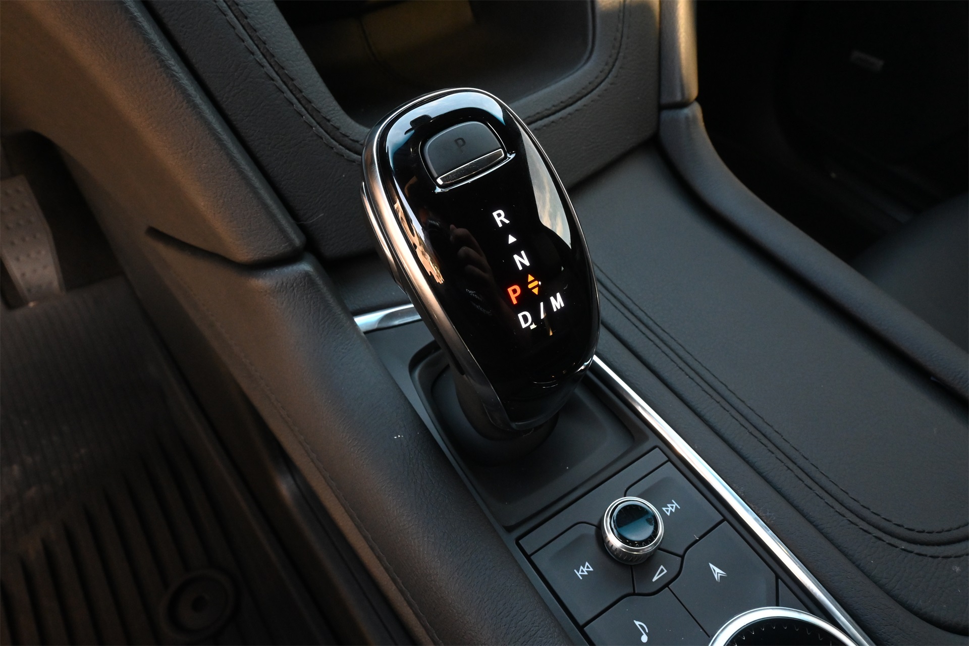 2025 Cadillac XT5 Premium Luxury White at Bayway Cadillac of The Woodlands