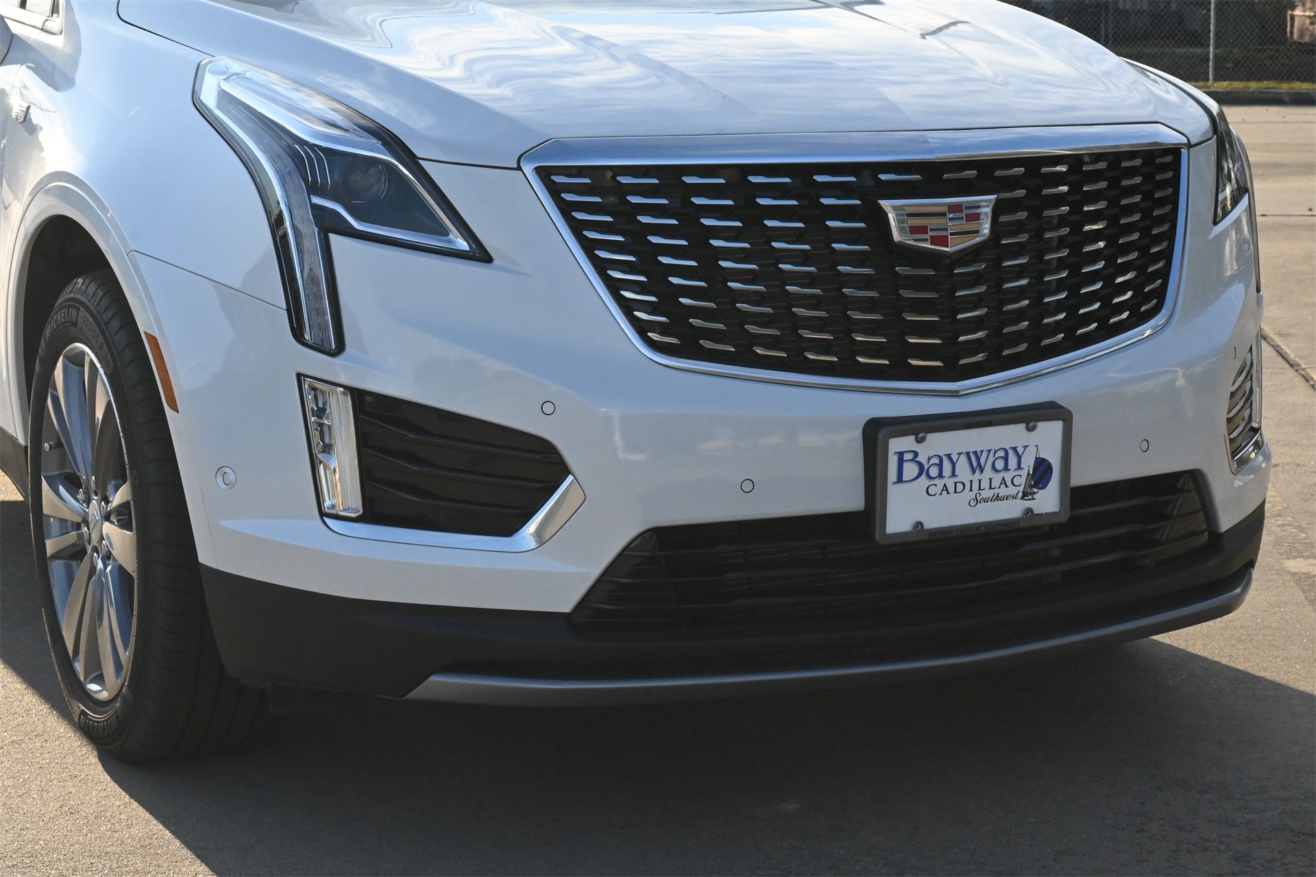 2025 Cadillac XT5 Premium Luxury White at Bayway Cadillac of The Woodlands