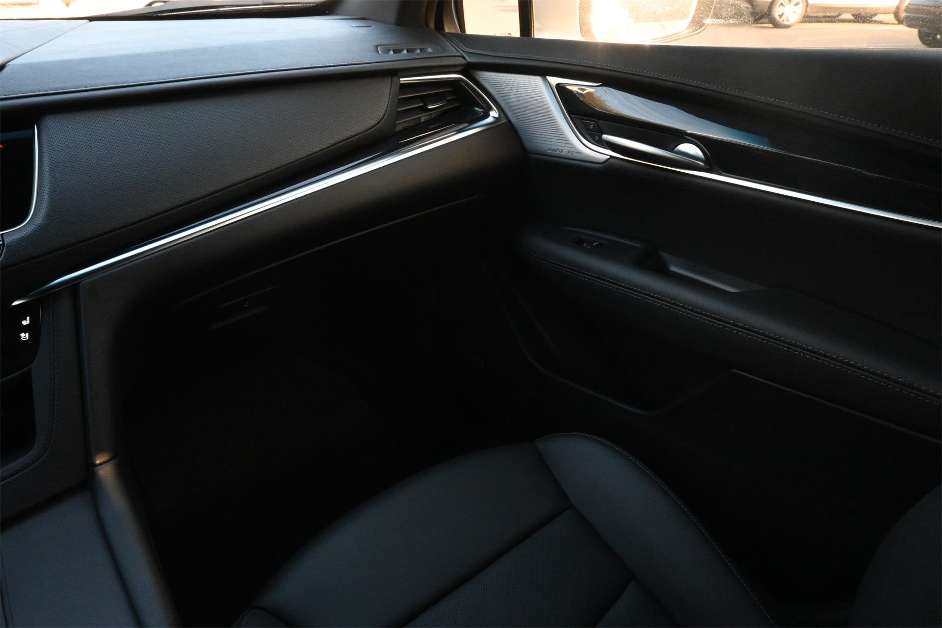 2025 Cadillac XT5 Premium Luxury White at Bayway Cadillac of The Woodlands