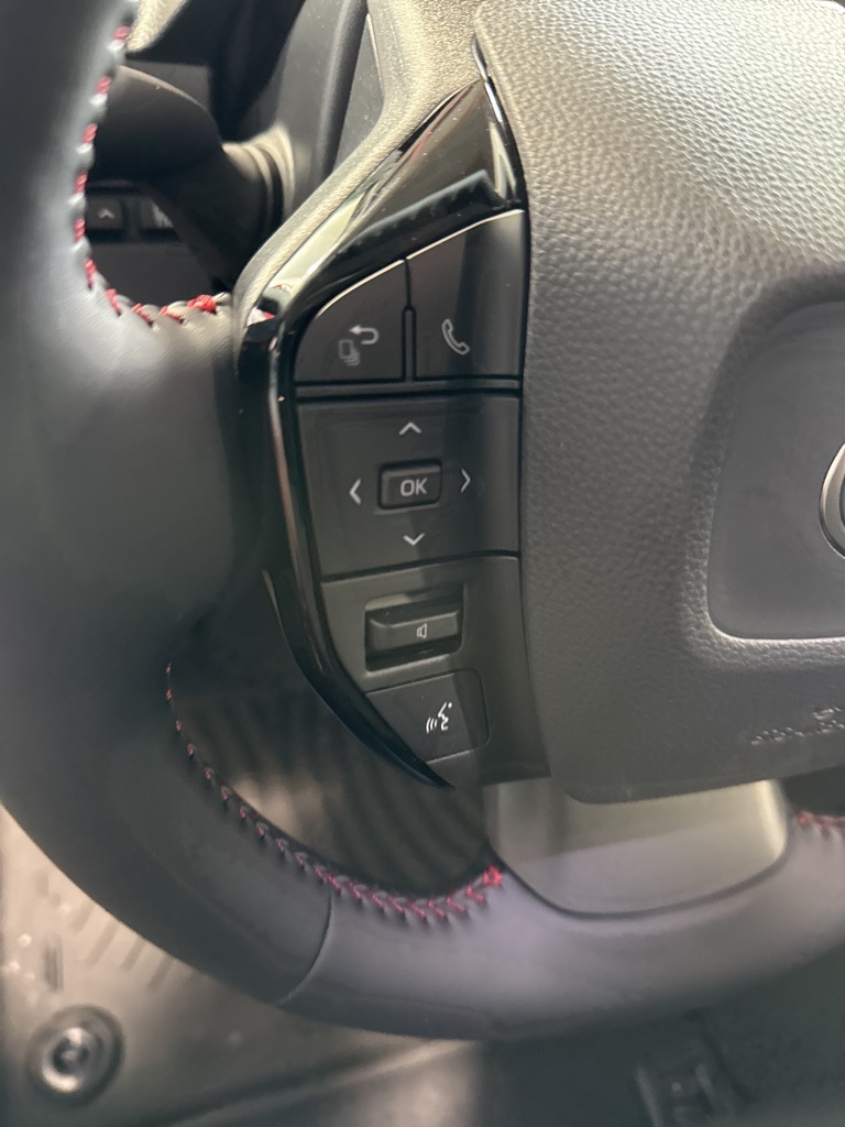 Used Car 2025 Toyota Prius Plug-in  Se For Sale Under $40,000 In San Juan, Puerto Rico