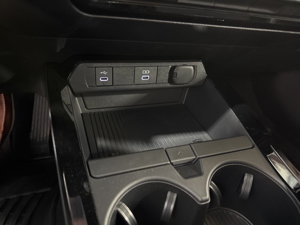 Used Car 2025 Toyota Prius Plug-in  Se For Sale Under $40,000 In San Juan, Puerto Rico