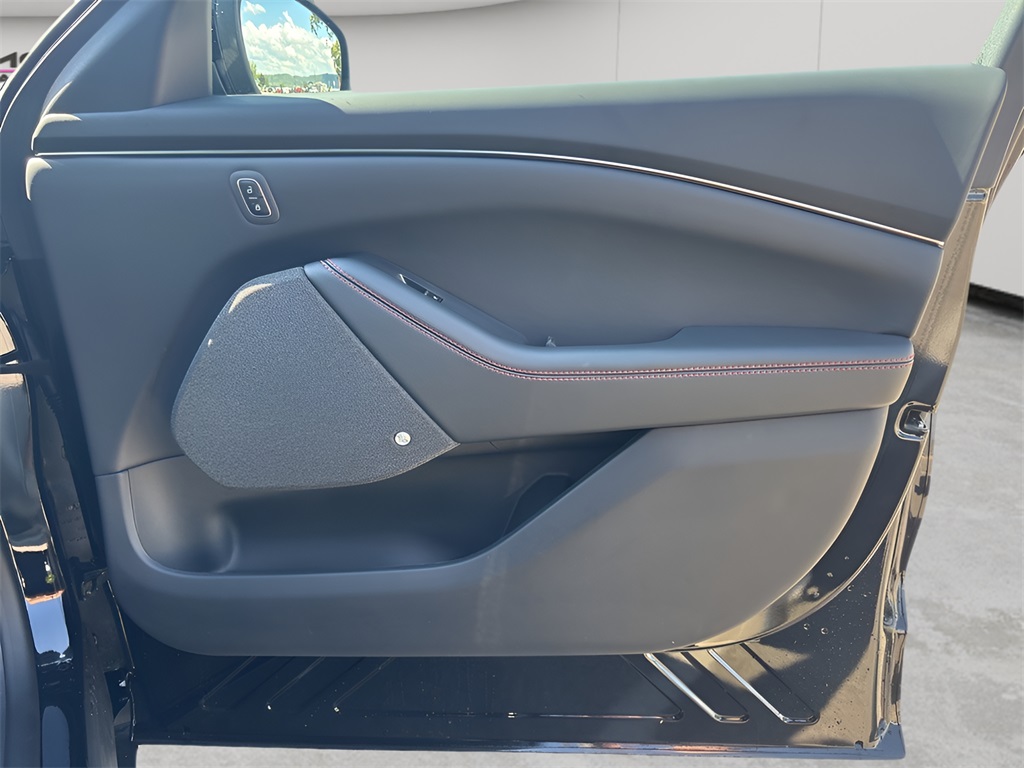 2025 Ford Mustang Mach-E