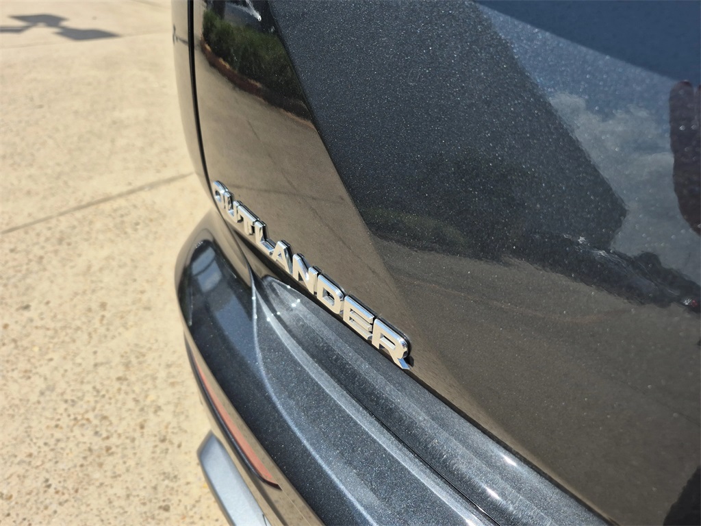 2025 Mitsubishi Outlander SEL Gray at DeMontrond Gulf Freeway