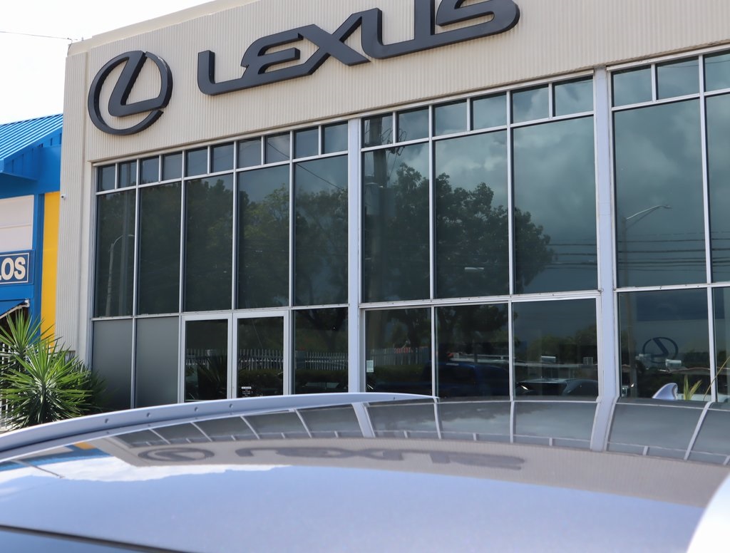 Thumbnail: 2025 Lexus UX - 9