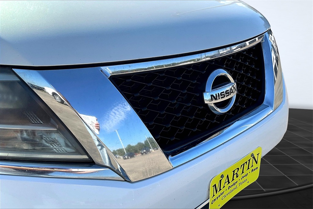 2014 Nissan Pathfinder S White at DeMontrond Mazda