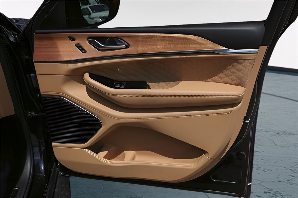 Used Car 2023 Jeep Grand Cherokee L  Summit For Sale Under $50,000 In Austin, Texas